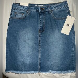 Blue Jean skirt, size large.
